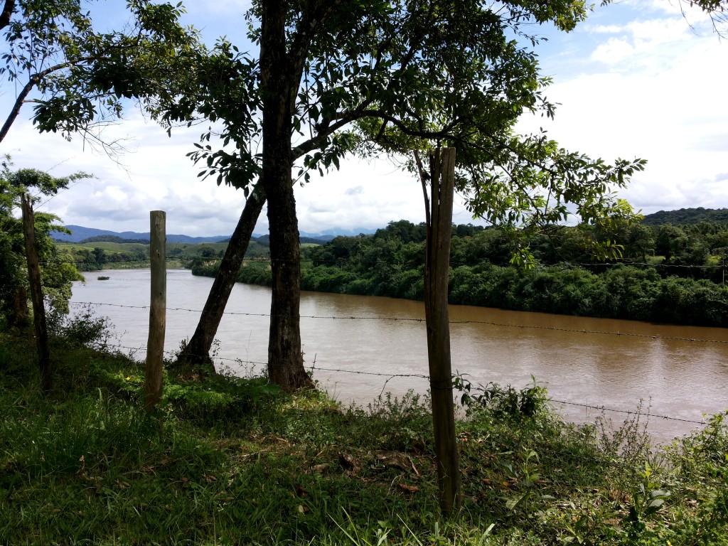 Rio Jacupiranga em Eldorado